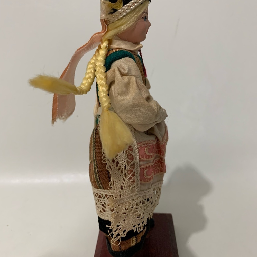 Traditional Doll with Colorful Dress from Poland - Picture 4 of 6